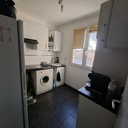 T2 Meuble Avec Terrasse Et Parking Apartament