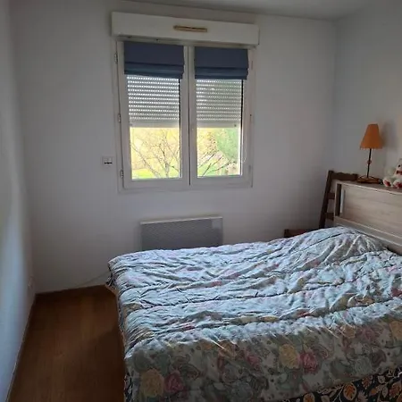 Apartament T2 Meuble Avec Terrasse Et Parking